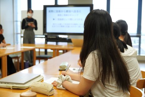 授業レポ：ウィックストラム由有夏先生「卒業研究 I」