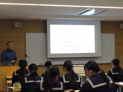 附属高等学校2年生対象学科説明会・ミニ講義が行われました