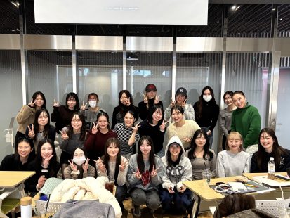 4年生が卒業論文を提出し、ゼミで卒論報告会および懇親会を実施しました